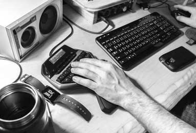 76人对决勇士：内线外线激战，战术解析与历史交锋回顾